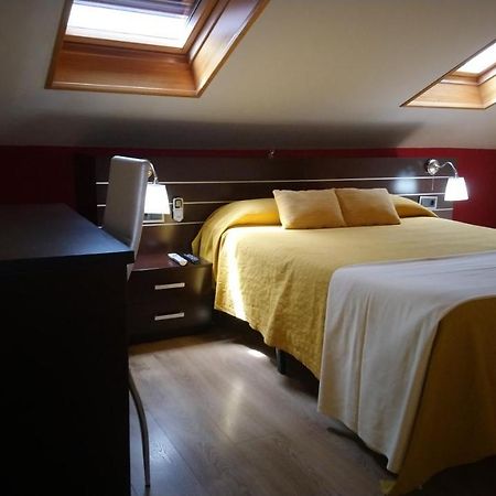 Hostal Dona Juana Ávila Екстериор снимка