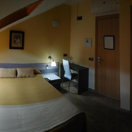 Hostal Dona Juana Ávila Екстериор снимка