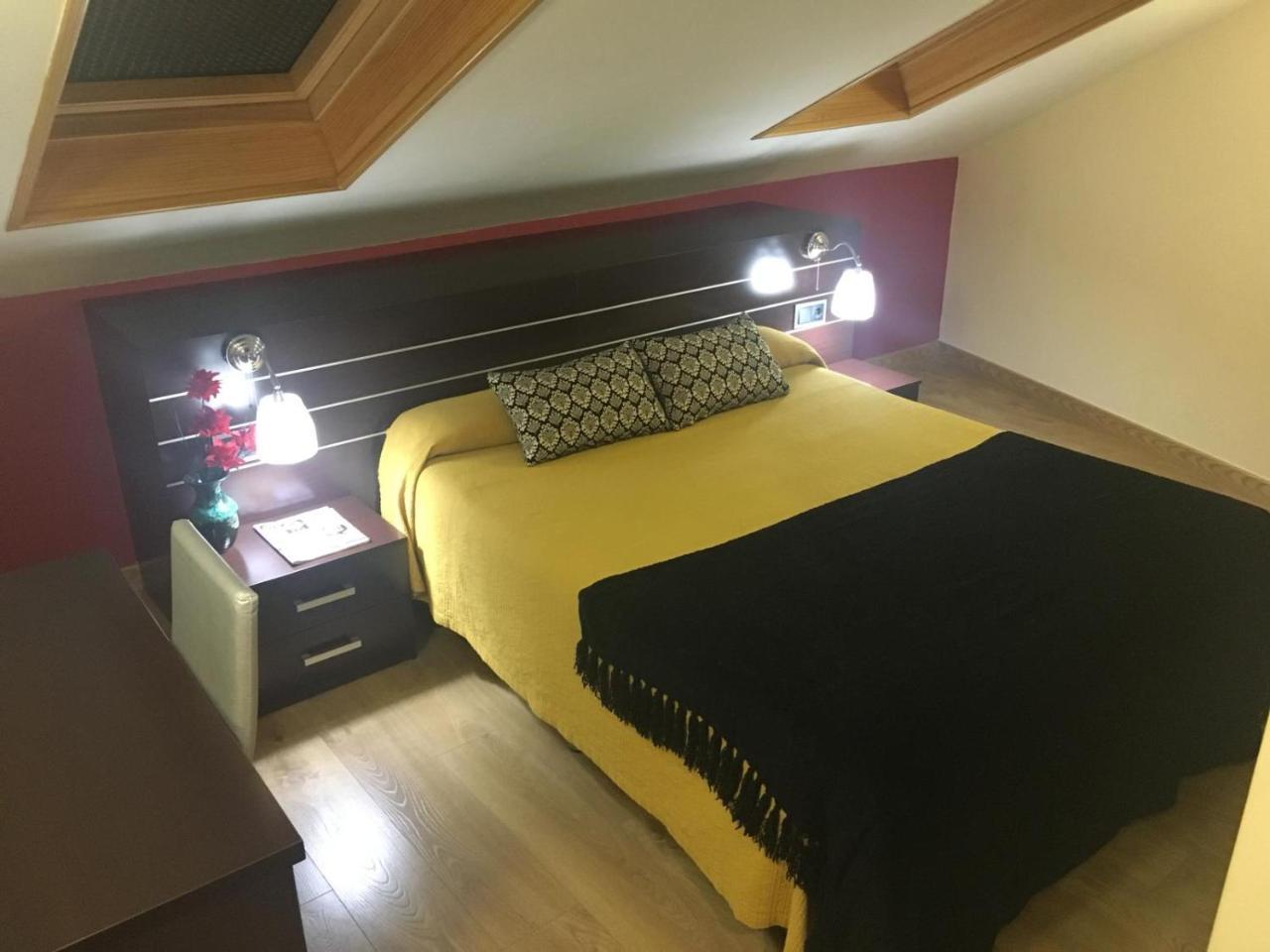 Hostal Dona Juana Ávila Екстериор снимка