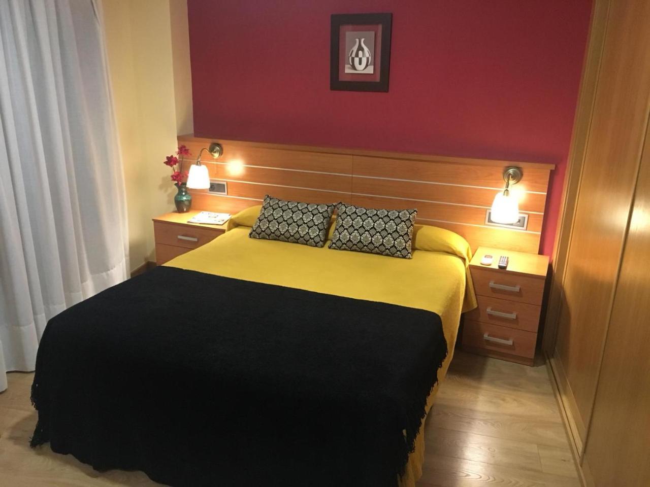 Hostal Dona Juana Ávila Екстериор снимка