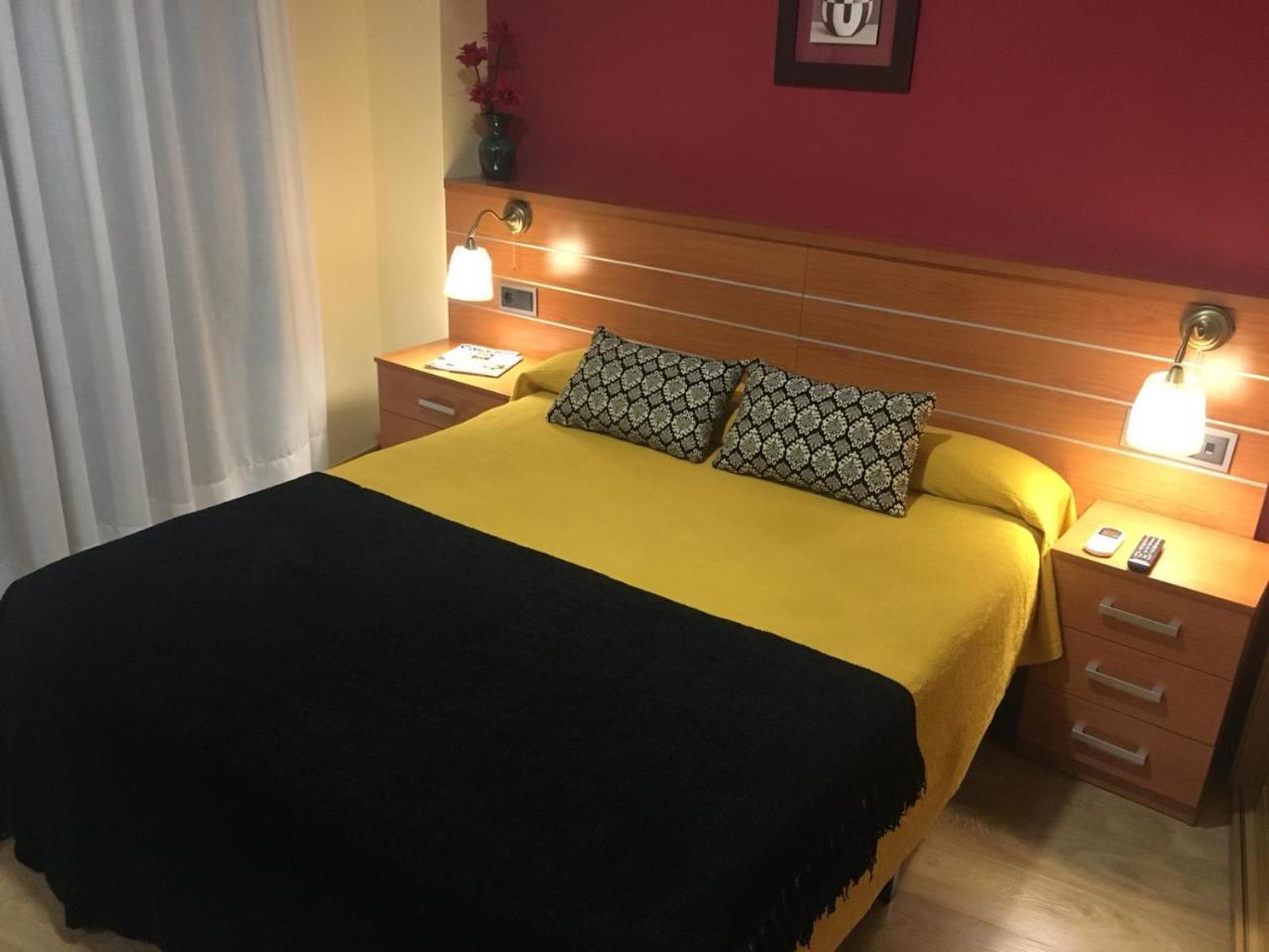 Hostal Dona Juana Ávila Екстериор снимка