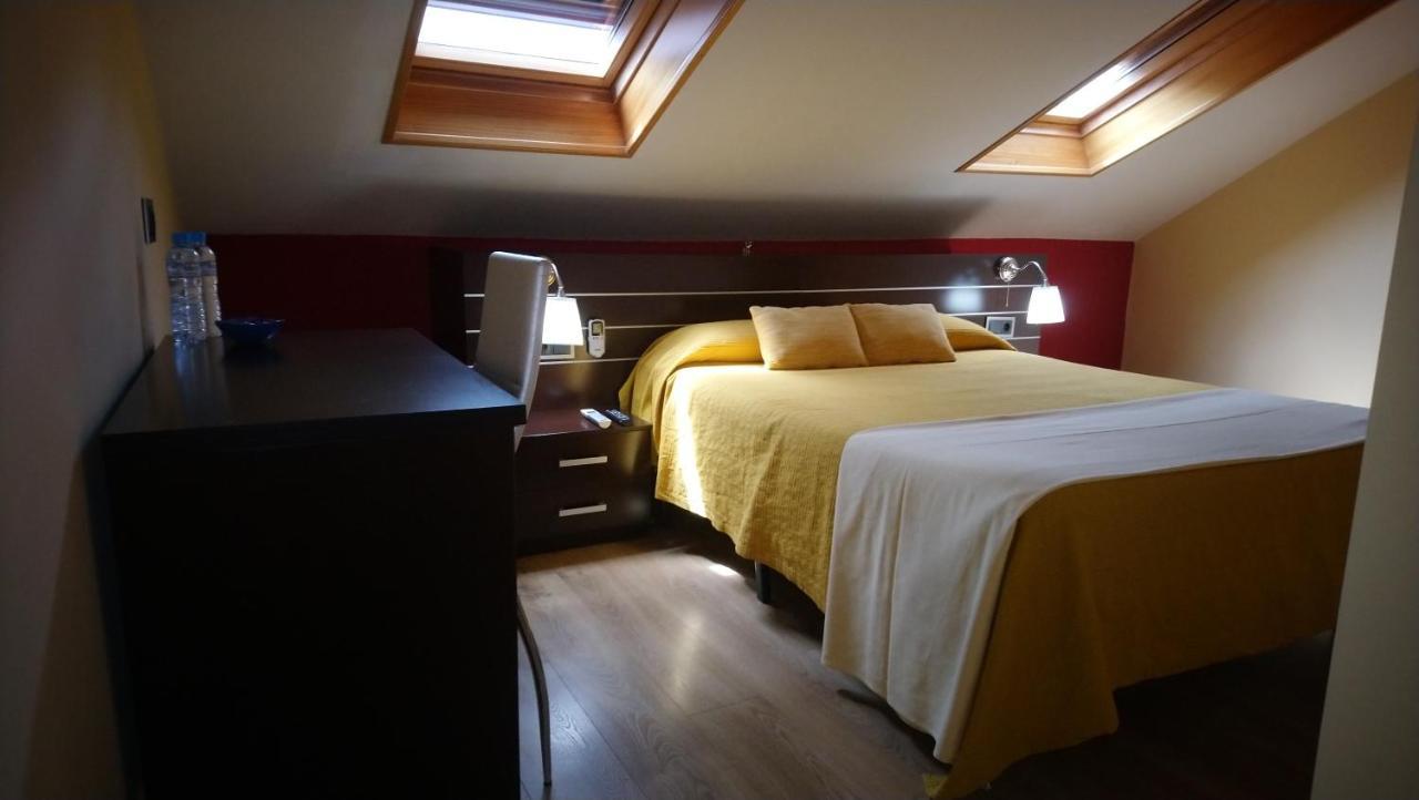 Hostal Dona Juana Ávila Екстериор снимка