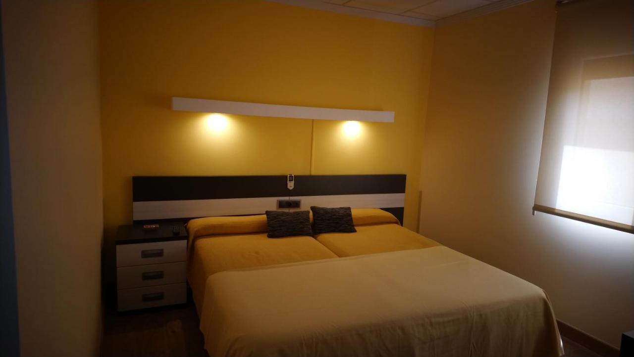Hostal Dona Juana Ávila Екстериор снимка